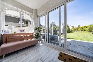 Sun room- click for photo gallery